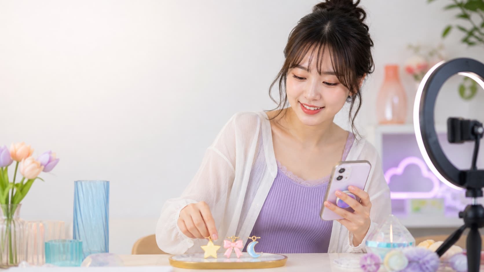 星とリボンと月のモチーフからファンマークを選ぶ女性ライバー